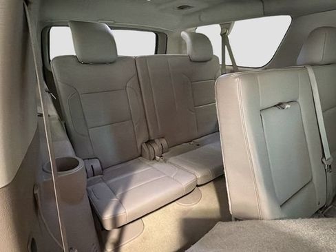Used 2015 GMC Yukon XL SLT w/ Open Road Package AWD/4WD image 25