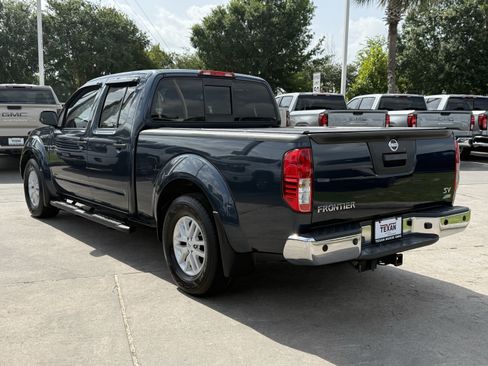 Used 2018 Nissan Frontier SV RWD image 7