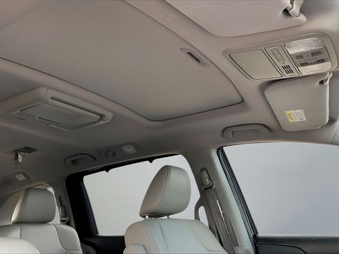 Used 2015 Honda Odyssey EX-L image 25