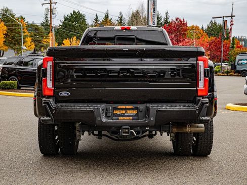 Used 2025 Ford F450 Platinum w/ FX4 Off-Road Package image 5