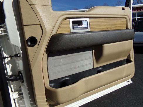 Used 2011 Ford F150 Lariat w/ Lariat Chrome Pkg image 74