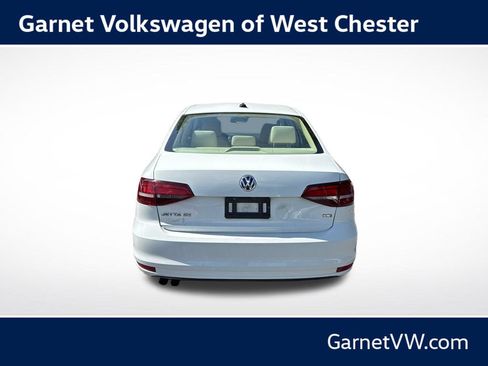 Used 2017 Volkswagen Jetta SE FWD image 4