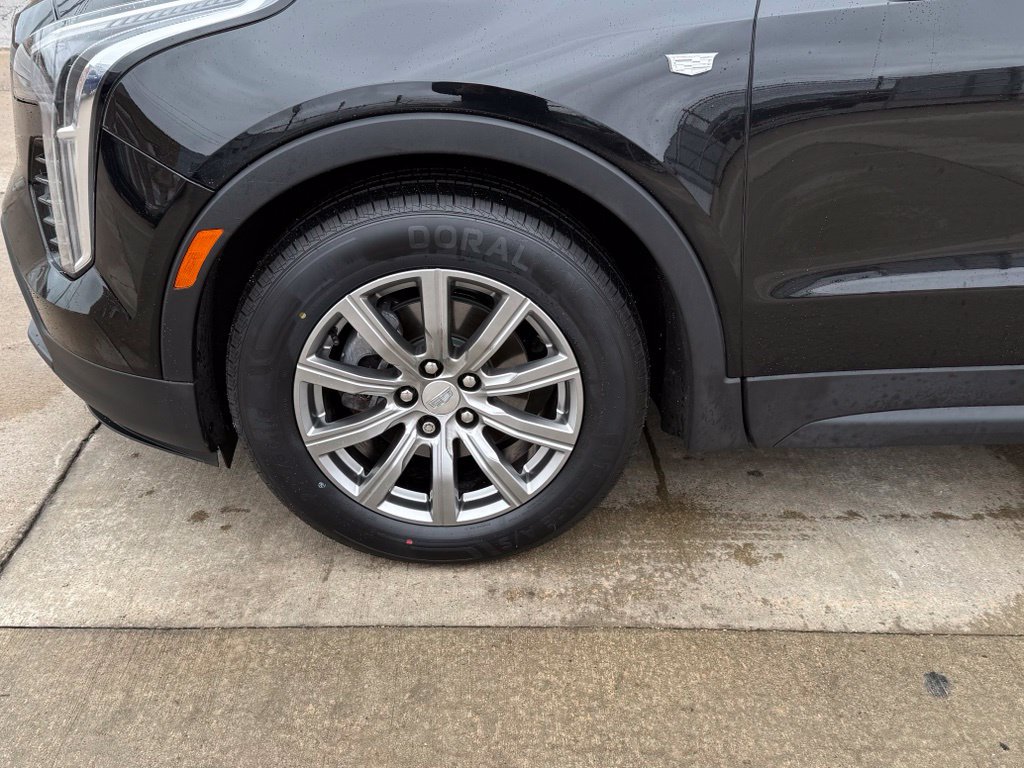Used 2019 Cadillac XT4 Luxury w/ Cold Weather Package AWD/4WD image 12
