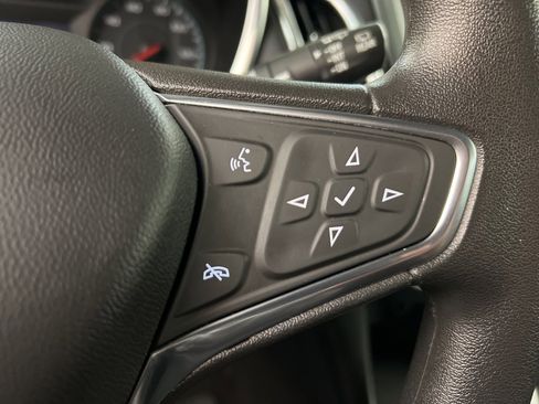 Used 2018 Chevrolet Equinox LT image 17