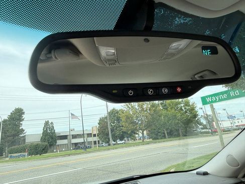 Used 2009 Cadillac DTS w/ Trunk Convenience Package image 30