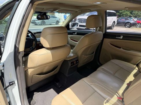 Used 2012 Hyundai Genesis 3.8 w/ Premium Pkg RWD image 28