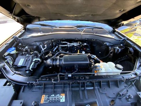 Used 2021 Ford Explorer XLT w/ Equipment Group 202A RWD image 30
