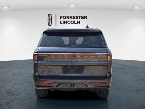 New 2025 Lincoln Navigator Reserve w/ Jet Appearance Package image 4