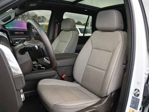 Used 2025 GMC Yukon Elevation w/ Technology Package image 7