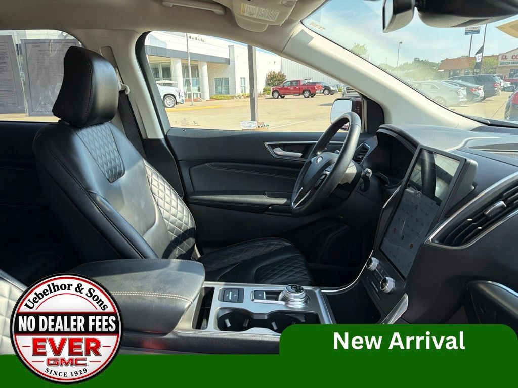 Used 2024 Ford Edge Titanium AWD/4WD image 2