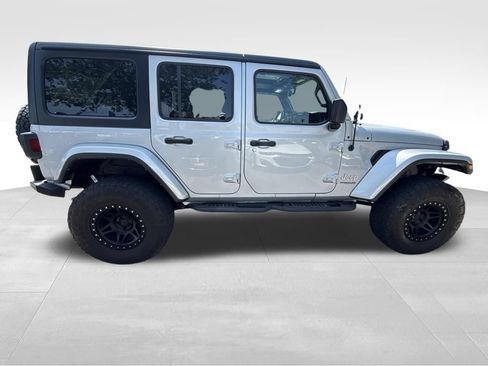 Used 2022 Jeep Wrangler Unlimited Sahara w/ Cold Weather Group AWD/4WD image 8