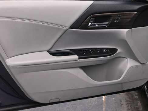 Used 2016 Honda Accord EX-L image 10