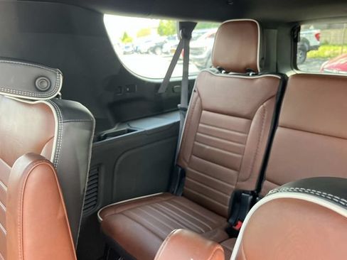 Used 2023 GMC Yukon XL Denali Ultimate AWD/4WD image 27