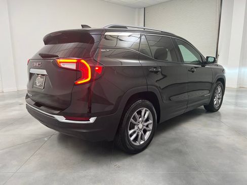 Used 2024 GMC Terrain SLT image 7
