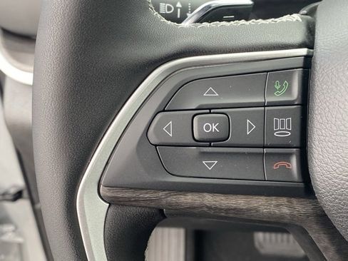 New 2025 Jeep Grand Cherokee L Limited w/ Black Appearance Package image 18