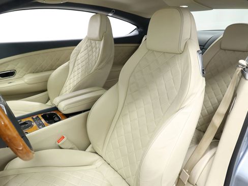 Used 2016 Bentley Continental GT image 15