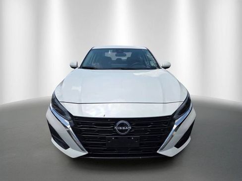 Used 2024 Nissan Altima 2.5 SV w/ SV Premium Package FWD image 6