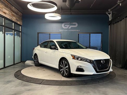 Used 2022 Nissan Altima 2.5 SR AWD/4WD image 1
