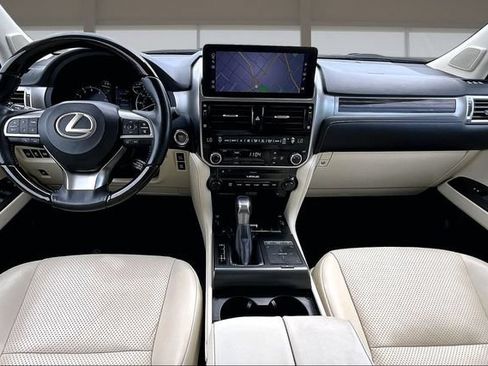 Used 2023 Lexus GX 460 Luxury w/ Accessory Package AWD/4WD image 15