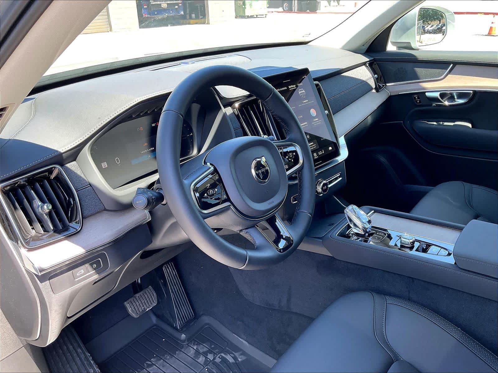 New 2026 Volvo XC90 T8 Plus w/ Protection Package AWD/4WD image 8