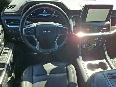 Used 2023 Chevrolet Suburban Z71 AWD/4WD image 12