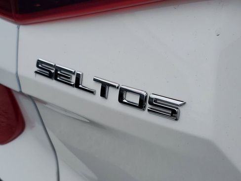 Used 2021 Kia Seltos S FWD image 8