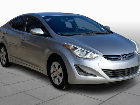 Used 2016 Hyundai Elantra SE image 3