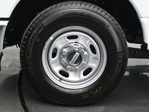 New 2026 Ford F350 XL w/ XL Chrome Package image 24