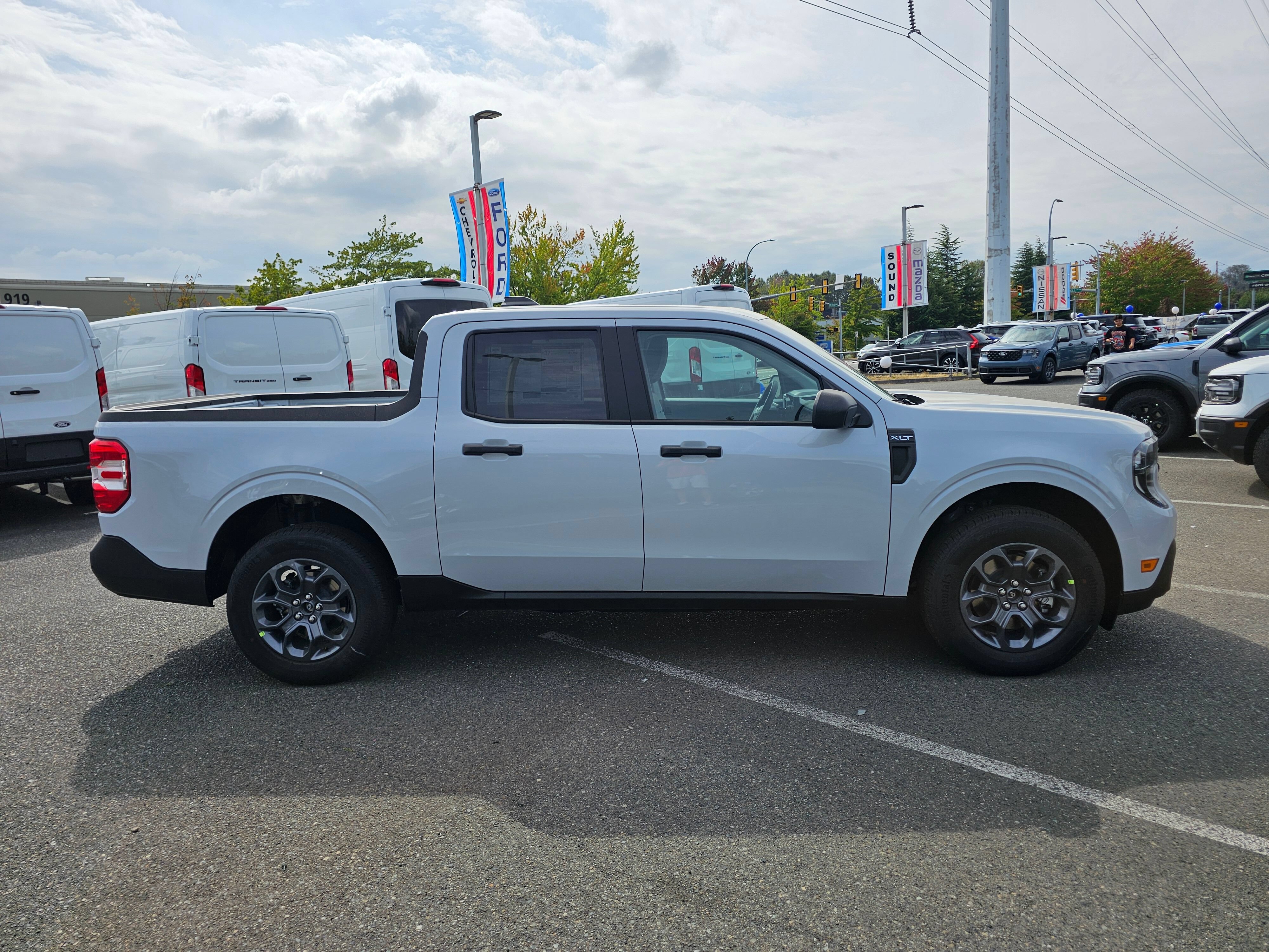 New 2026 Ford Maverick XLT w/ Equipment Group 301A AWD/4WD image 4