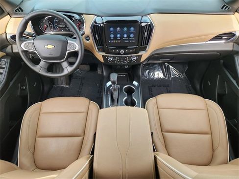 Used 2023 Chevrolet Traverse Premier image 25