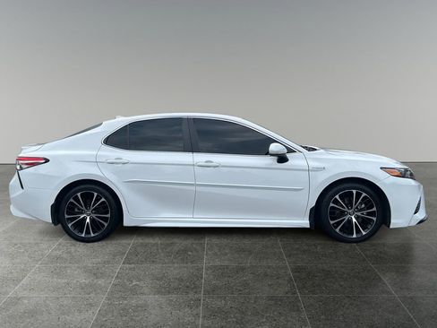 Used 2019 Toyota Camry SE image 9