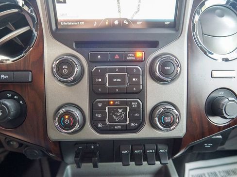 Used 2016 Ford F350 Lariat w/ Lariat Interior Package AWD/4WD image 28