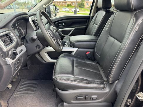 Used 2016 Nissan Titan PRO-4X w/ Pro-4x Convenience Package AWD/4WD image 6