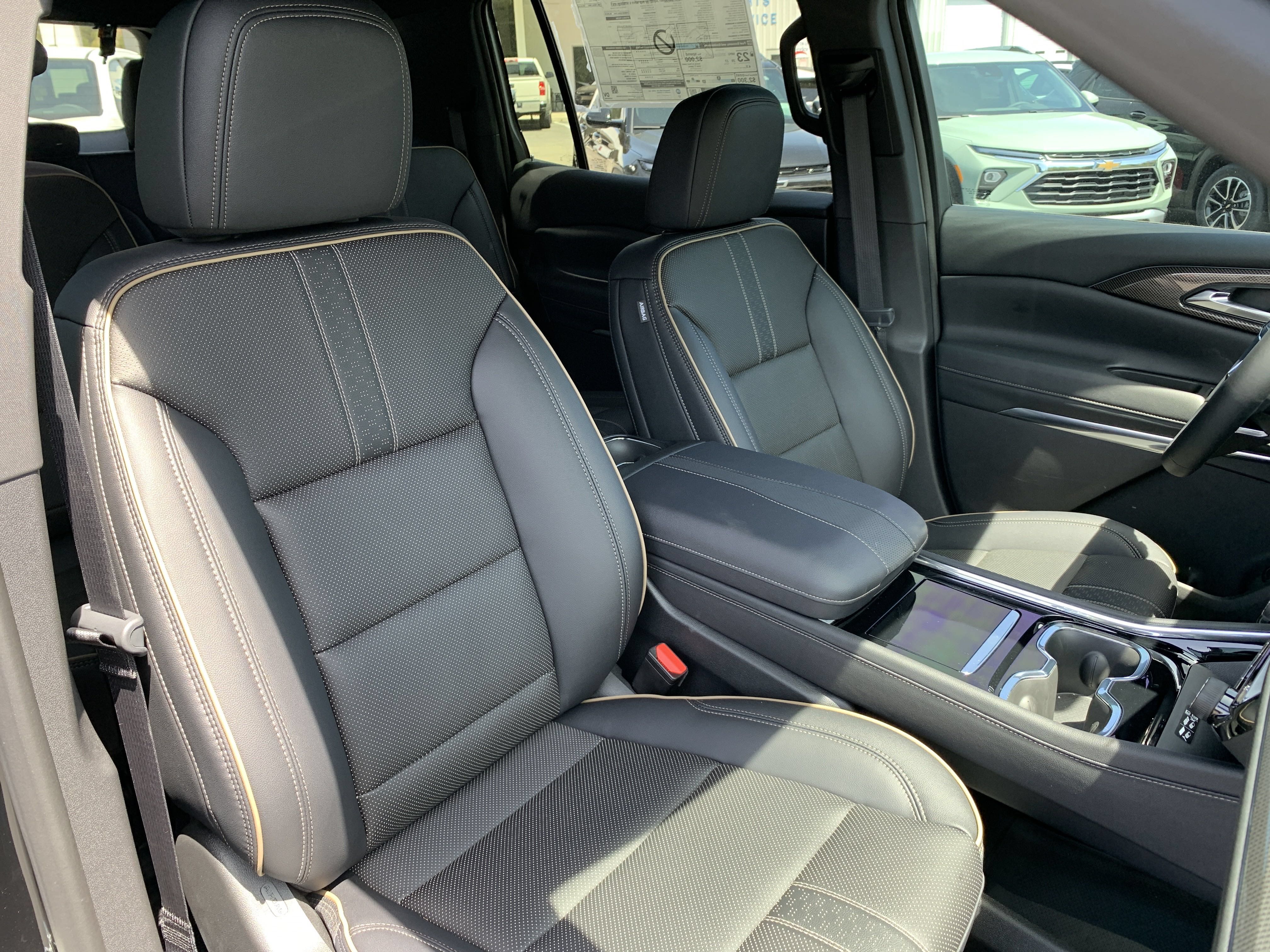 New 2025 Chevrolet Traverse High Country w/ LPO, Floor Liner Package FWD image 27