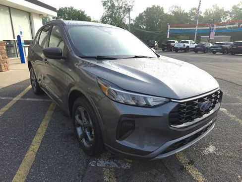 Used 2023 Ford Escape ST-Line image 3