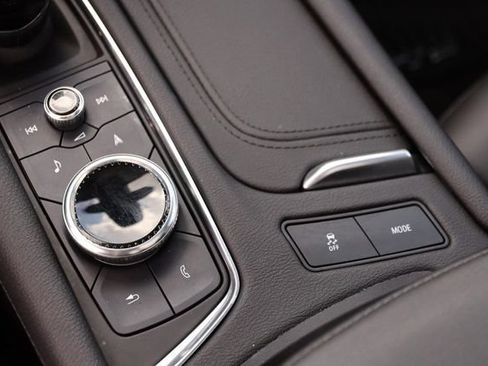 Used 2023 Cadillac XT5 Premium Luxury FWD image 21