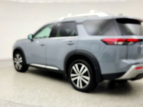 Used 2023 Nissan Pathfinder Platinum image 7