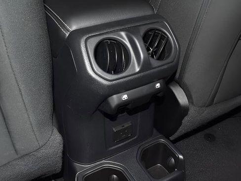 Used 2023 Jeep Wrangler Unlimited Sahara AWD/4WD image 27
