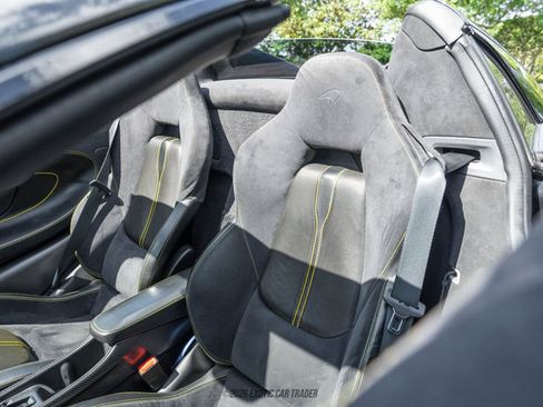 Used 2018 McLaren 570S Spider RWD image 31