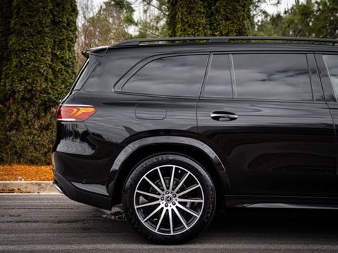 Used 2022 Mercedes-Benz GLS 450 4MATIC w/ AMG Line Exterior image 13