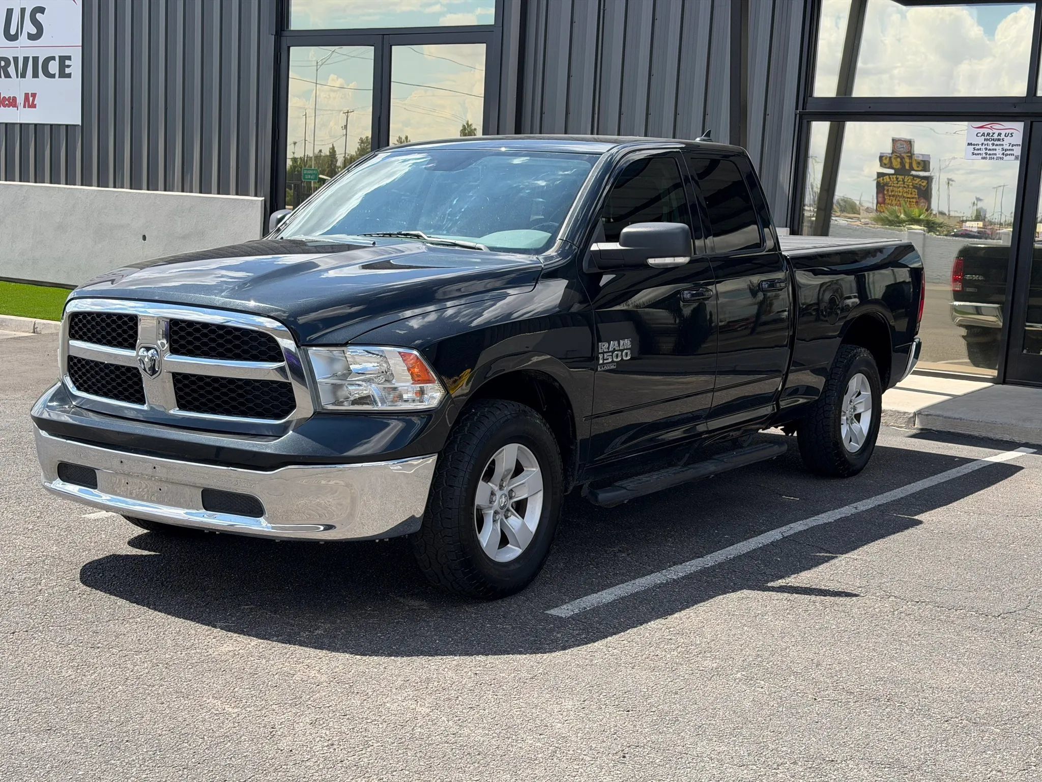 Used 2019 RAM 1500 Classic SLT w/ Luxury Group AWD/4WD image 1