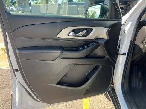Used 2019 Chevrolet Traverse LS FWD image 11