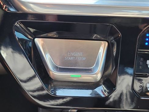 Used 2023 GMC Sierra 1500 Denali w/ Technology Package AWD/4WD image 29