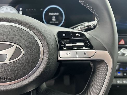 New 2025 Hyundai Elantra SEL image 27