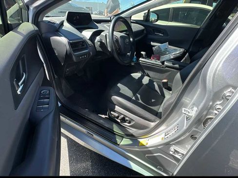 Used 2024 Toyota Prius XLE image 5