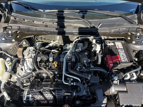 Used 2025 Nissan Altima 2.5 SV image 32