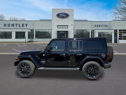 Used 2021 Jeep Wrangler Unlimited Sahara w/ Cold Weather Group AWD/4WD image 6