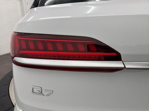 Used 2023 Audi Q7 2.0T Premium w/ Convenience Package image 12
