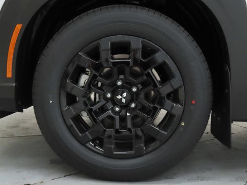 New 2026 Mitsubishi Outlander AWD image 28