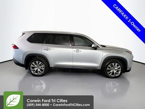 Used 2024 Toyota Grand Highlander AWD image 19